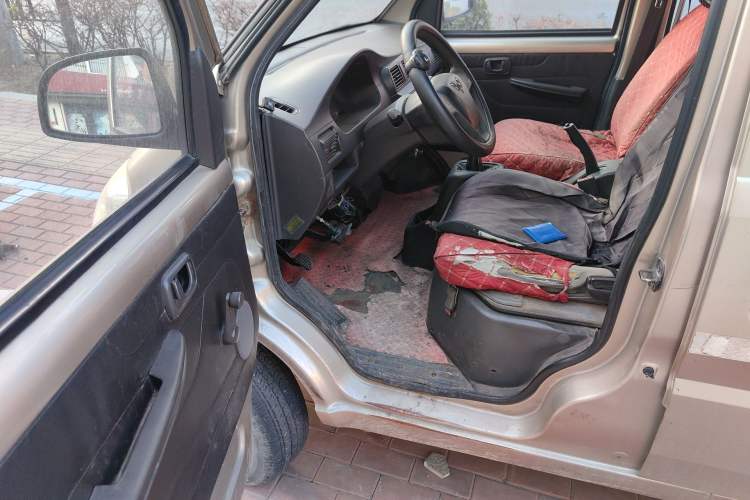 Used Wuling Rongguang 2014 1.2L S Base Model Driver Seat