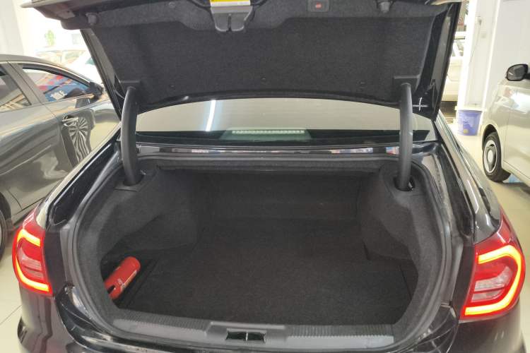 Used Hongqi H7 2018 1.8T Comfort Edition Trunk