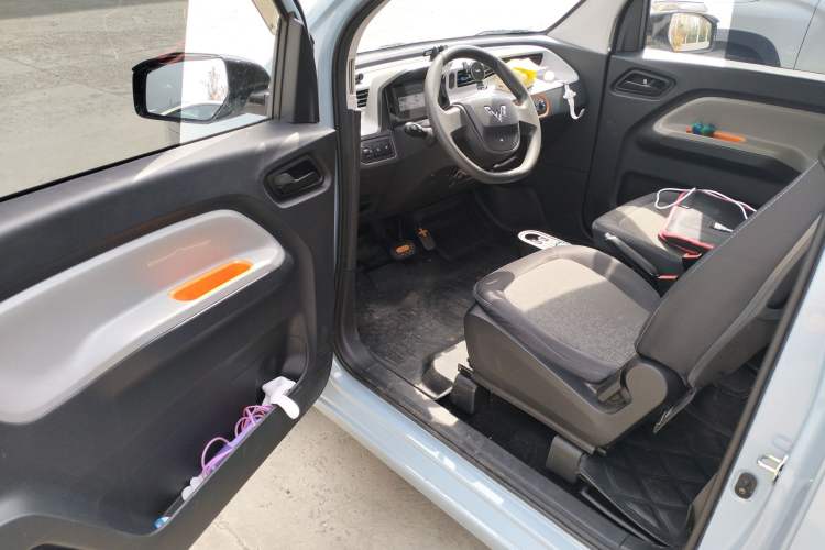 Used Wuling Hongguang MINIEV 2022 Easy Version Lithium Iron Phosphate Driver Seat