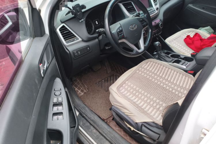 Used Hyundai Tucson 2015 1.6T Dual-Clutch Two-Wheel-Drive Smart Model Driver Seat