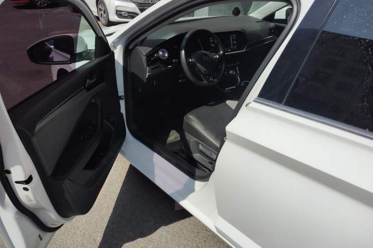 Used Volkswagen Sagitar 2019 200TSI DSG Comfort Version China VI Standard Driver Seat