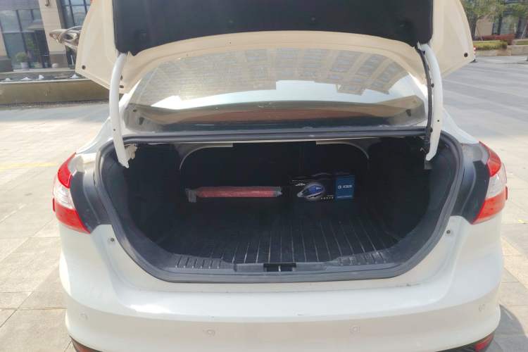 Used Ford Focus 2012 Sedan 1.6L Automatic Comfort Model