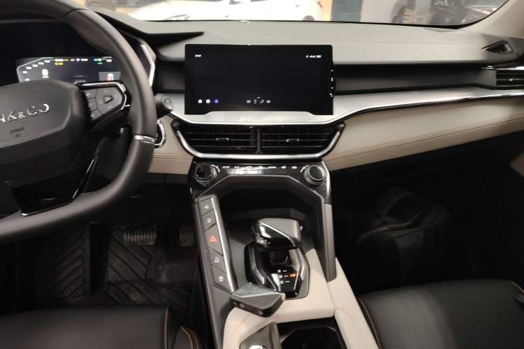 Used Lynk & Co 06 EM-P 2020 PHEV Plus Audio And AC Panel