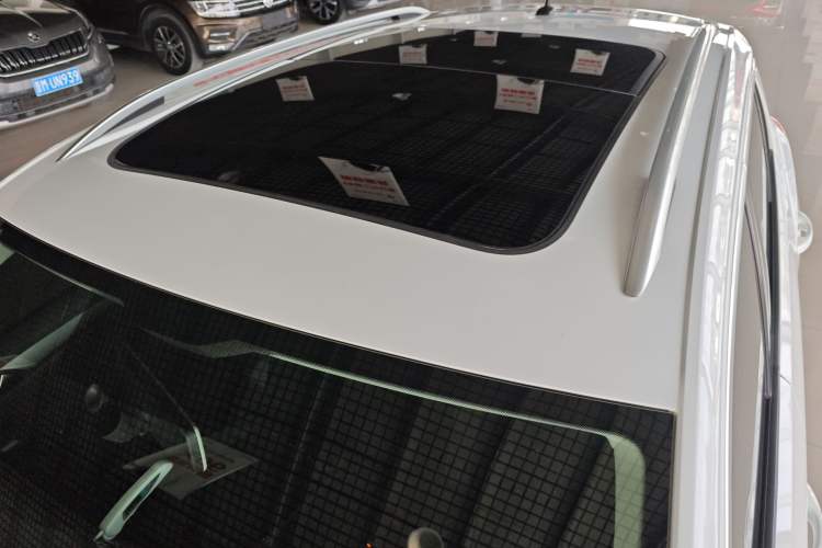 Used Volkswagen T-ROC 2019 280TSI DSG Two-Wheel Drive Advanced Version China VI Standard Roof