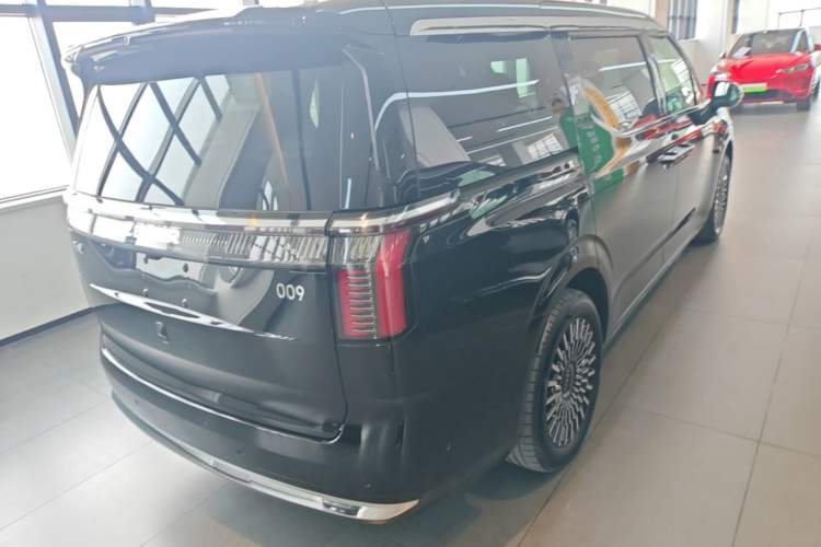 Used Zeekr 009 2024 7-Seater Walk-Through Version Four-Wheel Drive 108 kWh Rear Right 45 Deg