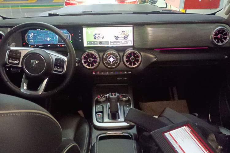 Used Tank 300 2024 2.0T Conqueror Center Console