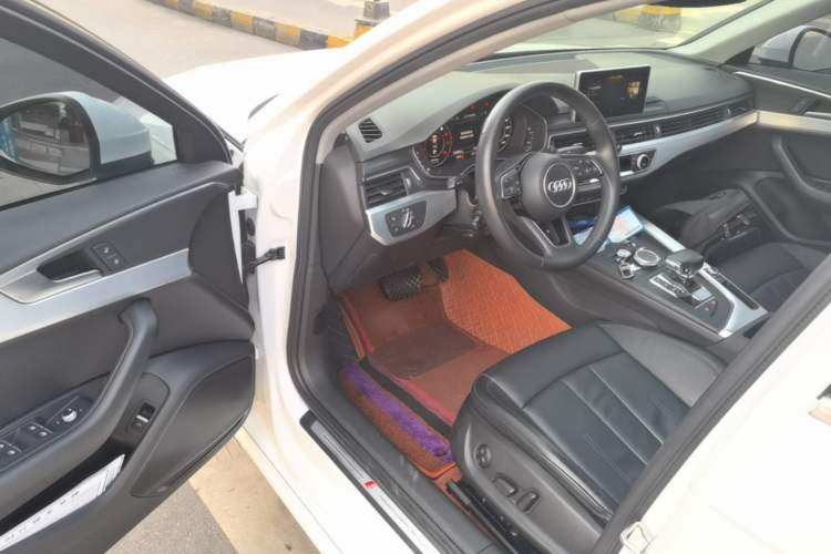 Used Audi A4L 2018 30th Anniversary Edition 40 TFSI Fashion Model
