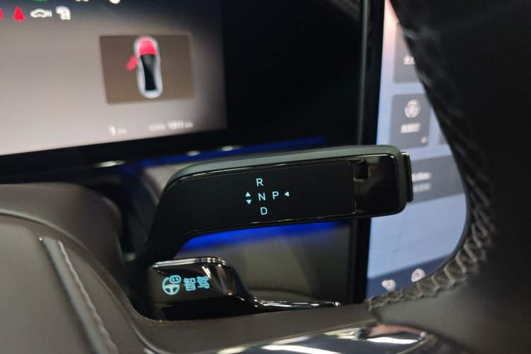 Used Denza Z9 2024 1100 km All-Wheel-Drive Ultra Version