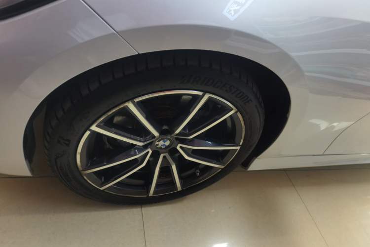 Used BMW 3 Series 2022 320Li M Sport Package Left Front Wheel Hub