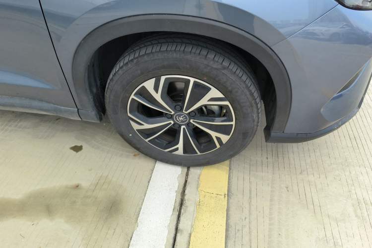 Used BYD Song Pro New Energy 2025 Second-Generation DM-i 75KM Leading Edition Right Front Wheel Hub