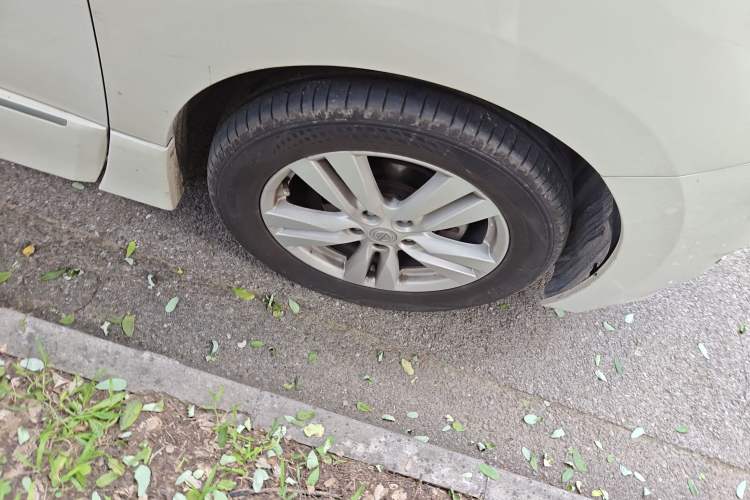 Used Nissan Quest 2015 3.5L SL
