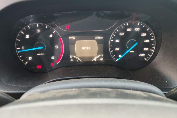 Used JMC Fushun 2023 2.0T Manual Mid-Drive Mid-Roof Commercial Multi-Purpose 7-Seater Passenger Vehicle