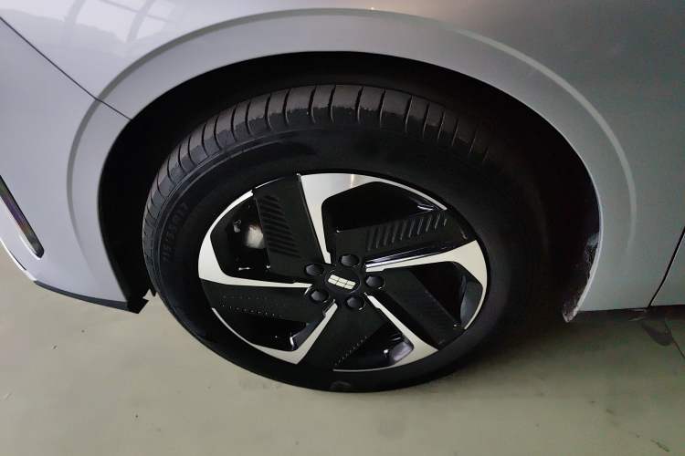 Used Geely Galaxy L6 2025 EM-i 140km Starship Edition