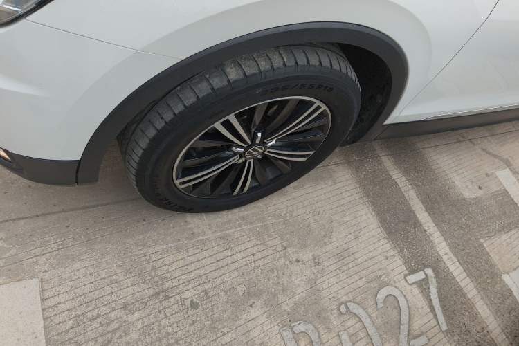 Used Volkswagen Tiguan L 2021 330TSI Automatic Two-Wheel Drive Smart Edition