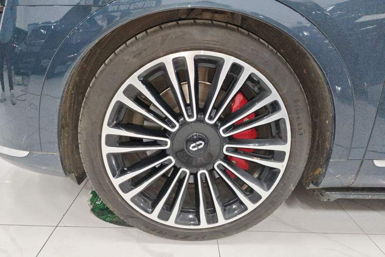 Used Hima AITO M9 2024 Range-Extended Ultra Version 42 kWh 6-Seater Model Left Front Wheel Hub