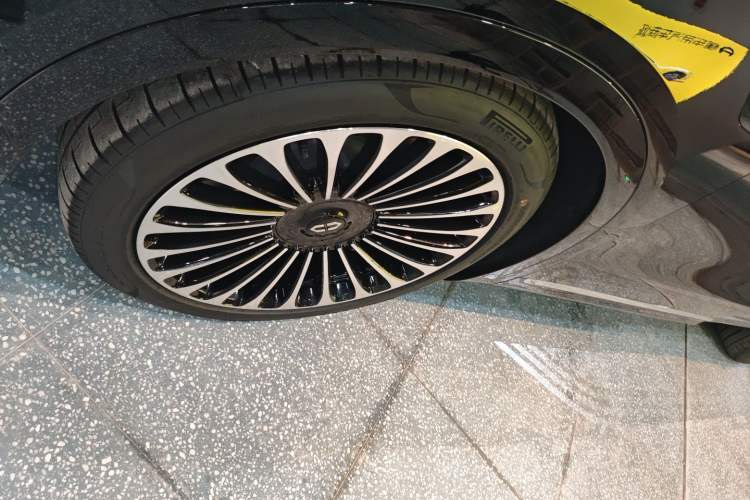 Used Hima AITO M9 2025 Extended-Range Ultra Version 52 kWh 6-Seater Left Front Wheel Hub