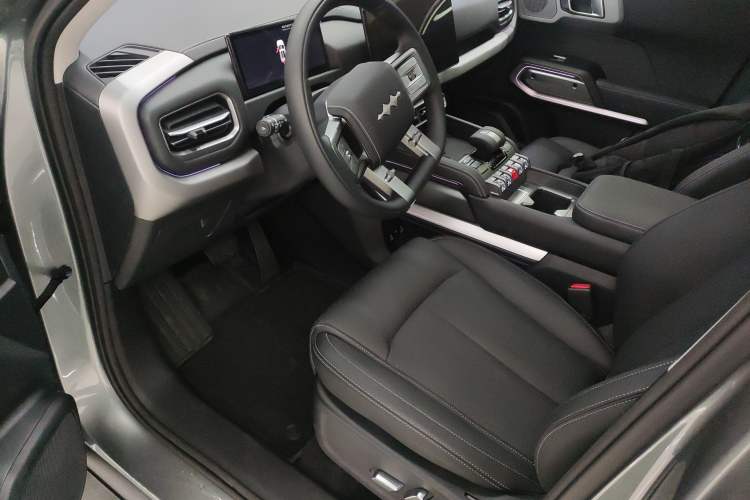 Used Formula Leopard Titanium 3 2025 501 km All-Wheel Drive Intelligent Driving Max Edition