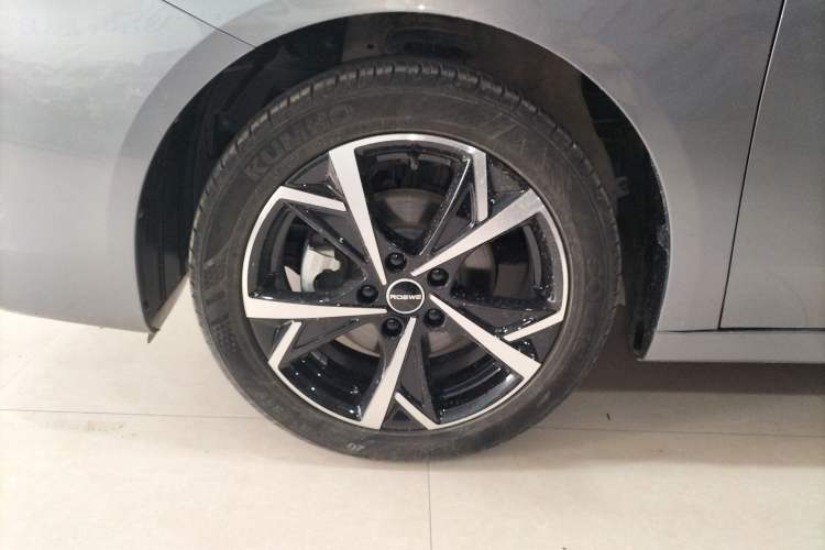 Used Roewe i5 2023 1.5L CVT Luxury Edition Left Front Wheel Hub