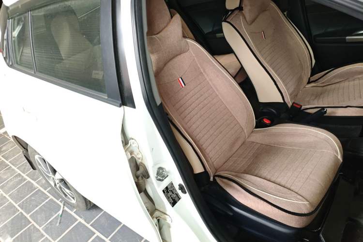 Used Toyota YARiS L Zhi Xuan 2015 1.5E Automatic Charm Edition Right Front Seat