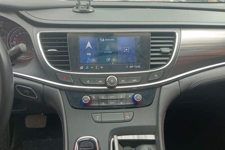 Used Buick LaCrosse 2022 552T Luxury Version Audio And AC Panel