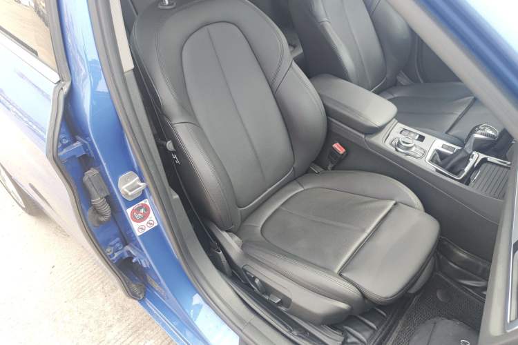 Used BMW 1 Series 2017 120i Design Package Model Right Front Seat