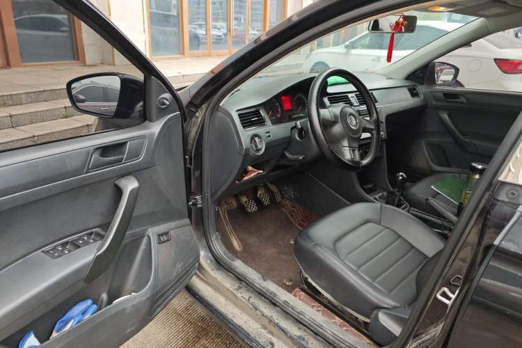 Used Volkswagen Santana 2015 1.4L Manual Fashion Edition Driver Seat