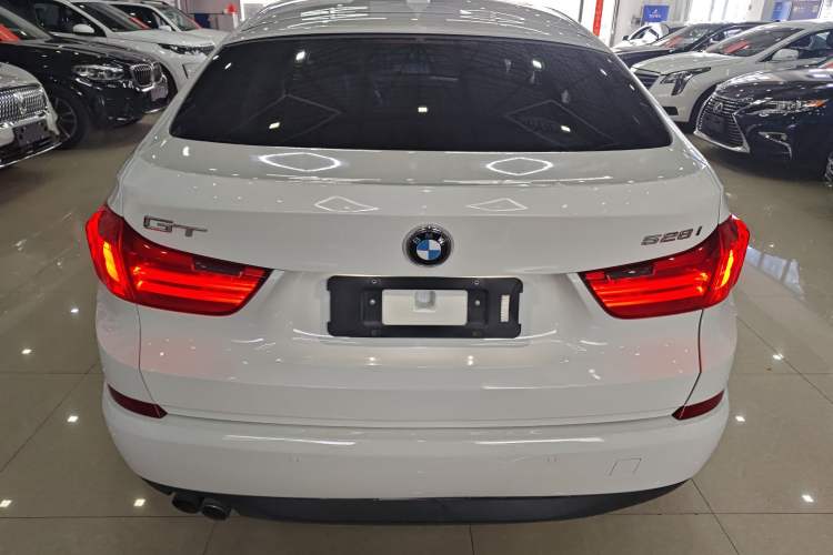 Used BMW 5 Series GT 2015 528i Leading Model