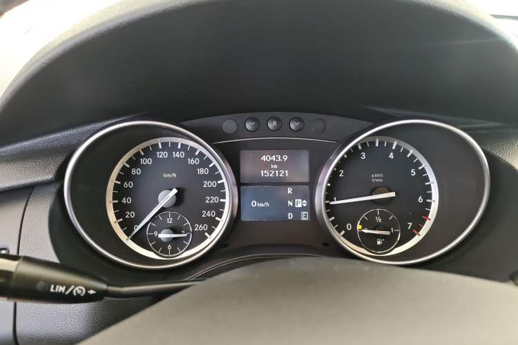 Used Mercedes-Benz R-Class 2014 R 320 4MATIC Business Model