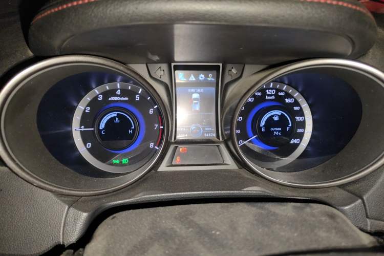 Used CHANGAN CS75 2017 Shangku Edition 1.5T Manual ZhiXiang Model Instrument Cluster