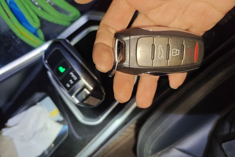 Used Haval H6 2017 Red Label 2.0T Automatic Two-Wheel Drive ZhiShang Model