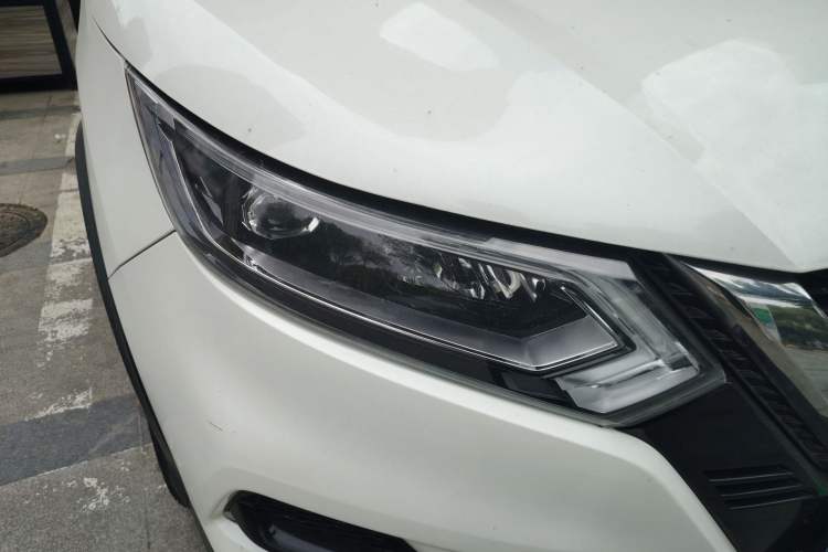 Used Nissan Qashqai 2019 2.0L CVT Luxury Edition Right Front Headlight