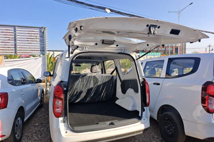 Used Wuling Hongguang New Energy 2025 Extended-Range Hybrid 50 km Standard Version
