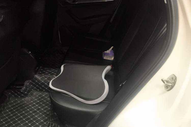 Used Skoda Karoq 2022 TSI280 Premium Edition Interior 4