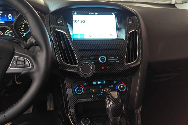 Used Ford Focus 2017 Hatchback EcoBoost 180 Automatic Elite Model Audio And AC Panel