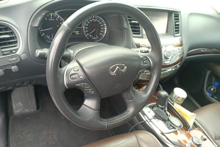 Used Infiniti QX60 2014 3.5L Four-Wheel Drive All-Terrain Version Steering Wheel