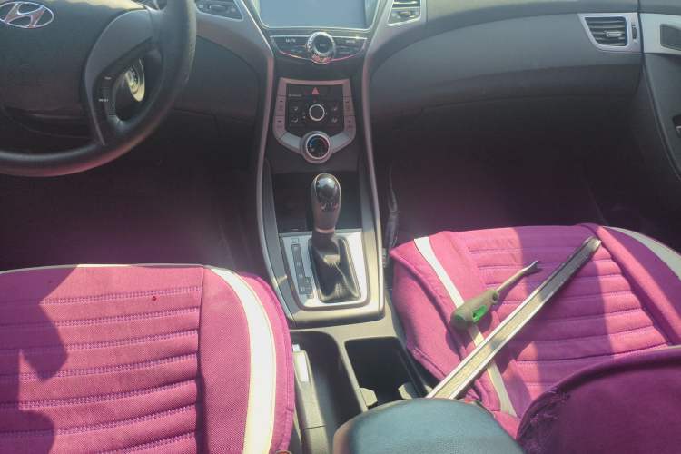 Used Hyundai Elantra (5th Generation / Langdong) 2016 1.6L Automatic Smart Version
