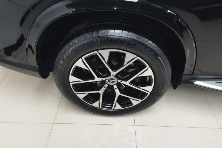 Used Mercedes-Benz GLC 2023 Facelift GLC 260 L 4MATIC Luxury Version 7-Seater