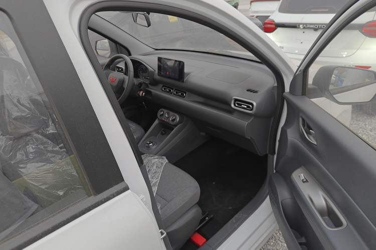 Used Wuling Hongguang New Energy 2025 Extended-Range Hybrid 50KM Comfort Version
