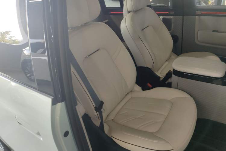 Used Zeekr MIX 2025 Long-Range Intelligent Driving Edition
