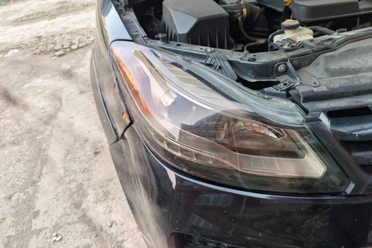 Used JMC Yusheng S350 2013 2.4T Automatic 2WD Diesel Luxury Edition 5 Seats
