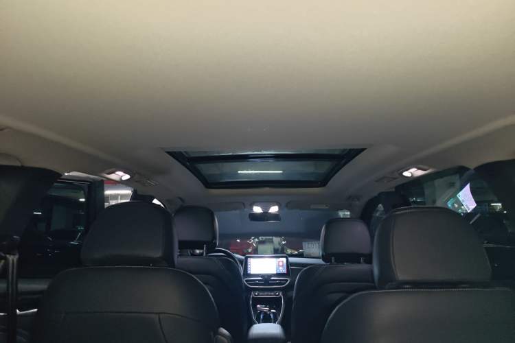 Used SAIC MAXUS EUNIQ 5 2020 1.3T PLUG-IN Luxury Edition
