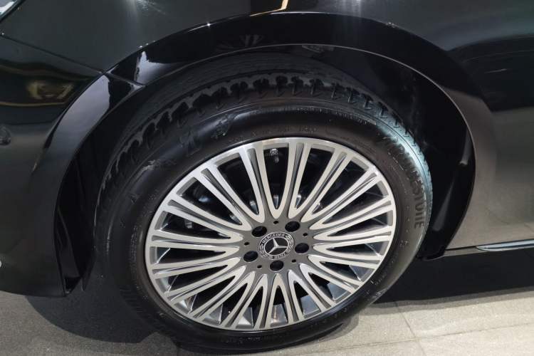 Used Mercedes-Benz E-Class 2023 Updated E 300 L Fashion Edition