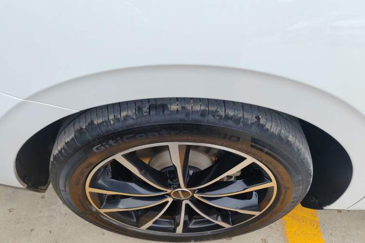 Used Roewe D7 2025 DMH 125km World Champion Edition Right Rear Wheel Hub