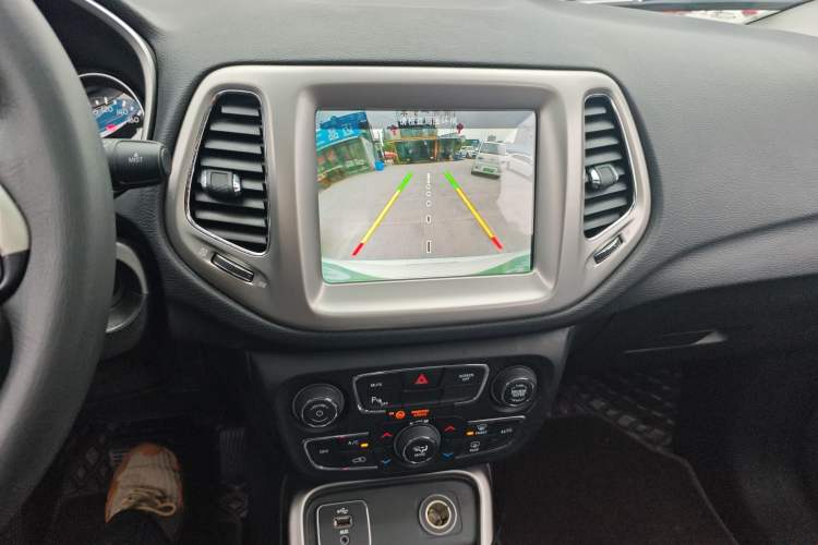 Used Jeep Compass 2017 200T Automatic Family Edition
