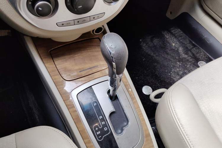 Used Buick Excelle 2015 1.5L Automatic Classic Model Gear Lever