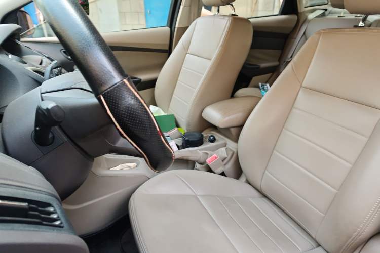 Used Ford Focus 2012 Sedan 1.6L Automatic Comfort Model
