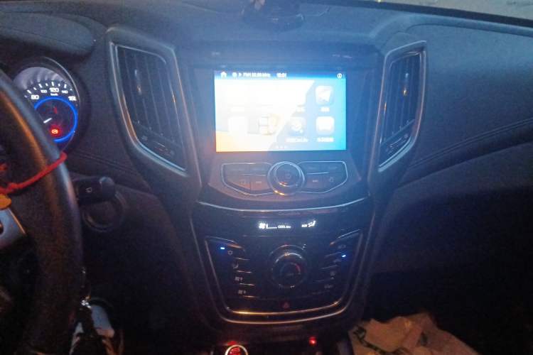 Used CHANGAN CS35 2017 1.6L Automatic Luxury Model
