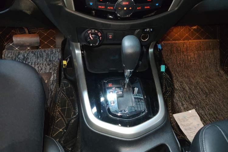 Used Nissan Terra 2020 2.5L XL Upper 4WD Automatic Four-Wheel Drive Luxury Edition Gear Lever