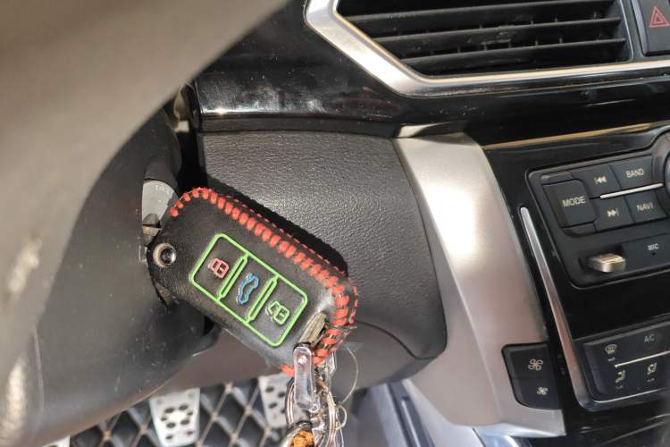 Used Zotye Domy X5 2015 1.5T Manual Luxury Model China V Standard
