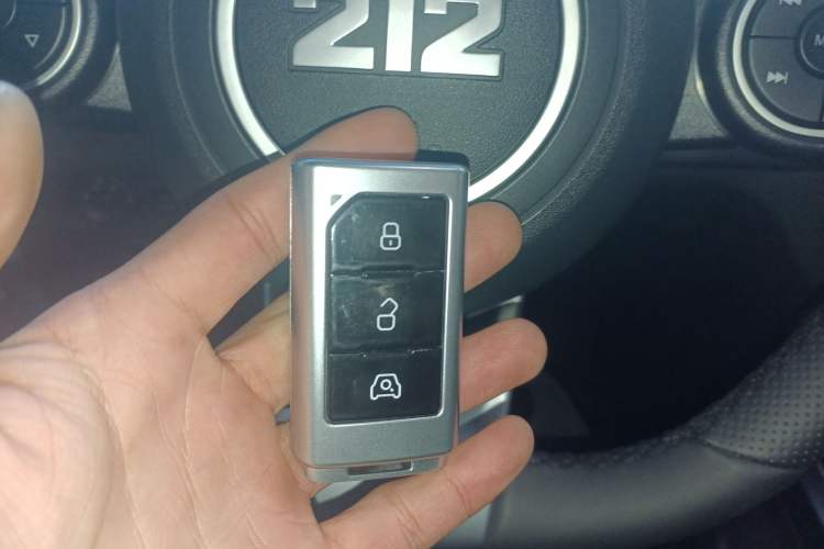 Used 212 T01 2025 2.0T Changfeng
